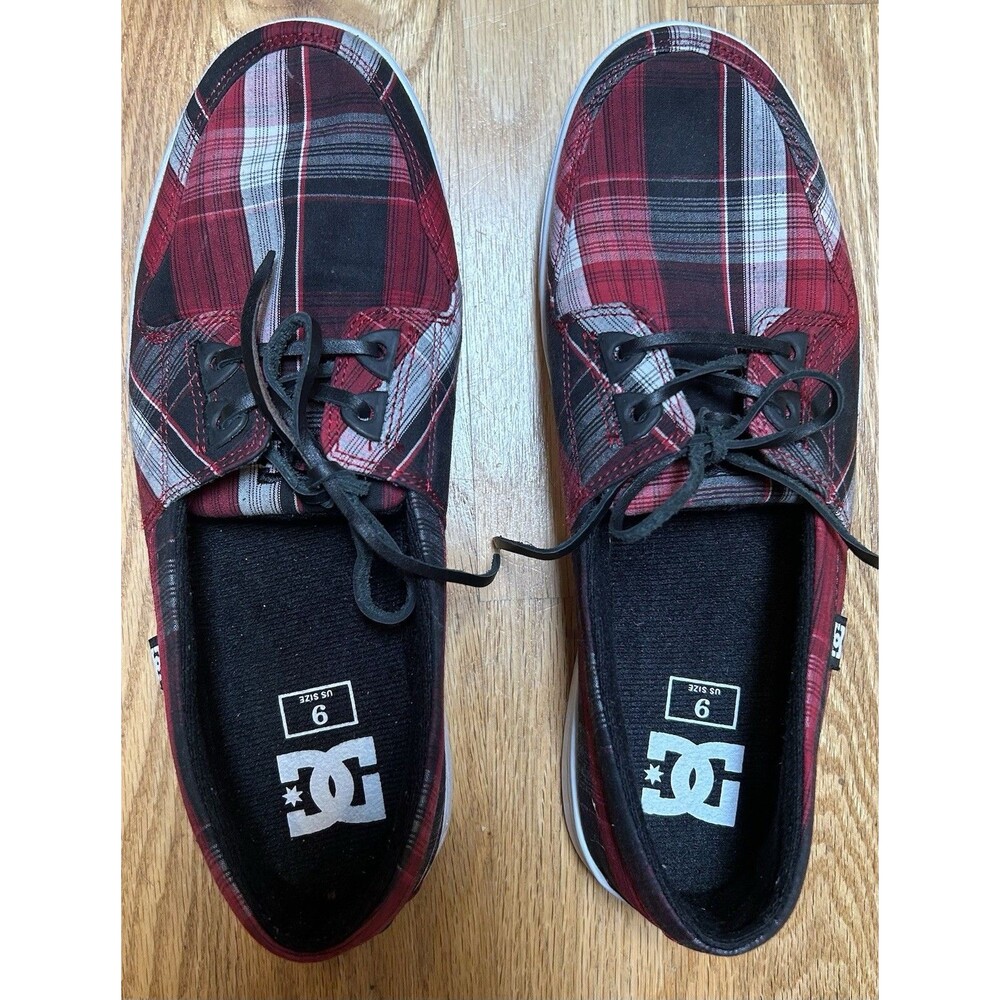 DC Men's Club TX Skate Shoes Size 9 Canvas Lace Up Casual Sneaker